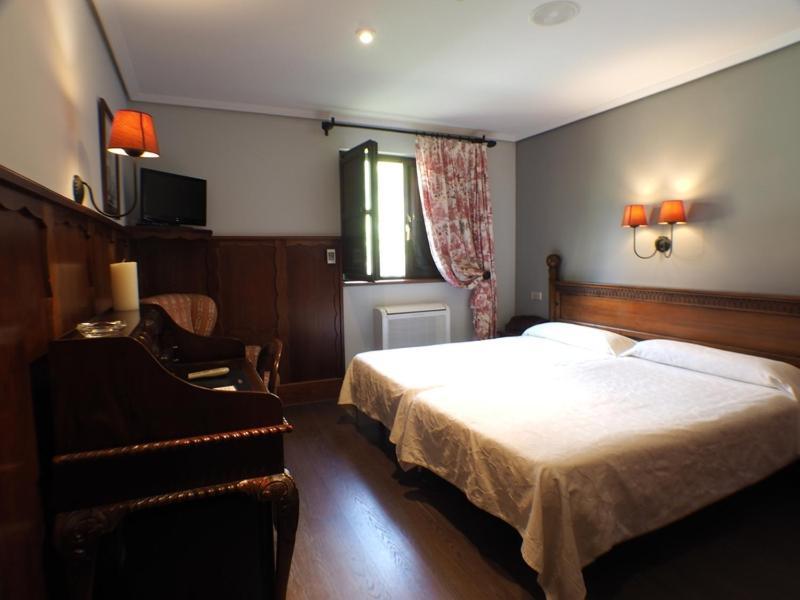 Hotel Comillas Room photo